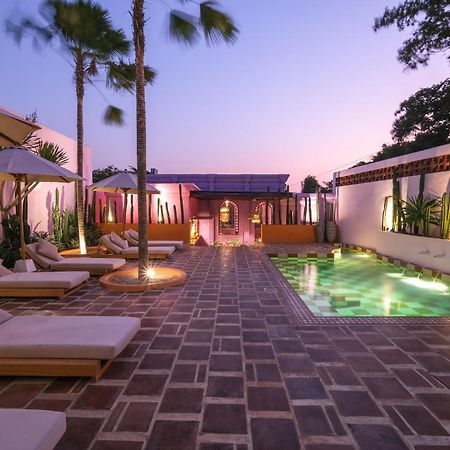 El Barrio Boutique Hotel & Bar Canggu Dış mekan fotoğraf