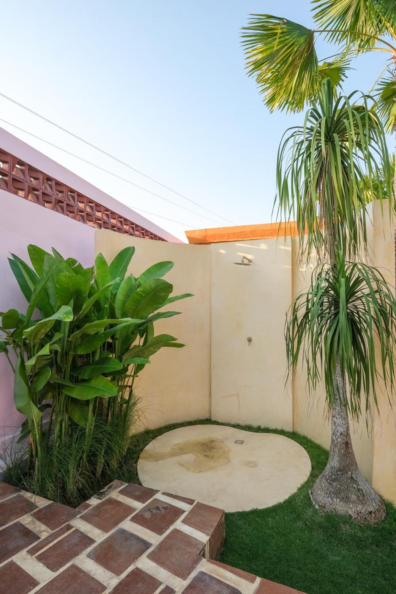 El Barrio Boutique Hotel & Bar Canggu Dış mekan fotoğraf